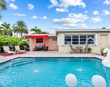 2640 Nw 9th Lane - Photo Thumbnail 5