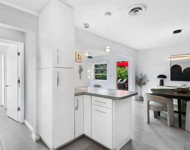2640 Nw 9th Lane - Photo Thumbnail 12