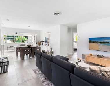 2640 Nw 9th Lane - Photo Thumbnail 9