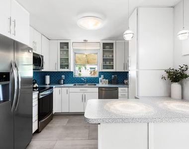2640 Nw 9th Lane - Photo Thumbnail 6