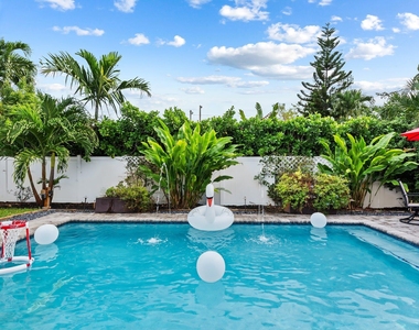2640 Nw 9th Lane - Photo Thumbnail 30
