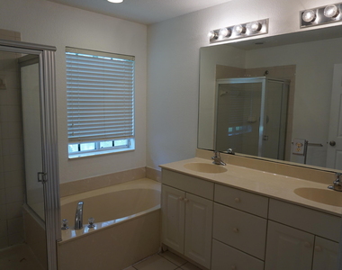 2030 Nassau Drive - Photo Thumbnail 4