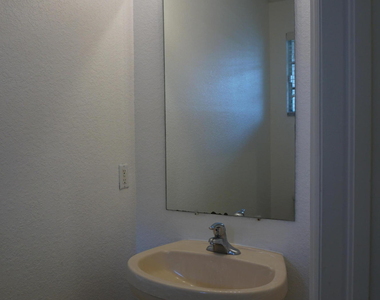 2030 Nassau Drive - Photo Thumbnail 2