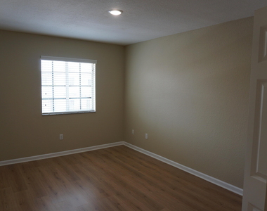 2030 Nassau Drive - Photo Thumbnail 15