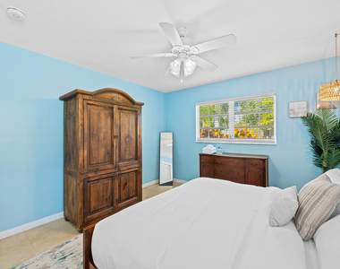 3240 Spanish River Drive - Photo Thumbnail 12