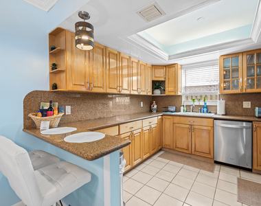 3240 Spanish River Drive - Photo Thumbnail 5