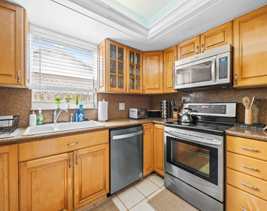 3240 Spanish River Drive - Photo Thumbnail 7