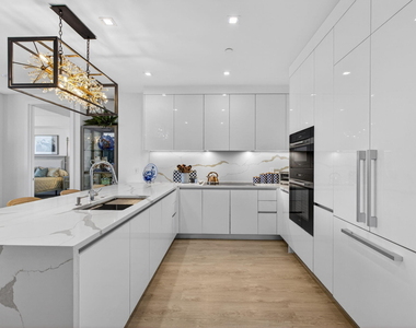 220 Lake Shore Drive - Photo Thumbnail 14