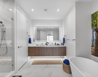 220 Lake Shore Drive - Photo Thumbnail 22