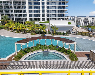 220 Lake Shore Drive - Photo Thumbnail 48
