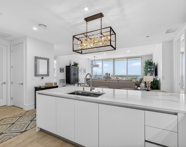 220 Lake Shore Drive - Photo Thumbnail 16