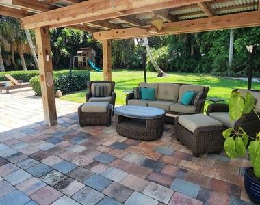 1066 Se Saint Lucie Boulevard - Photo Thumbnail 33
