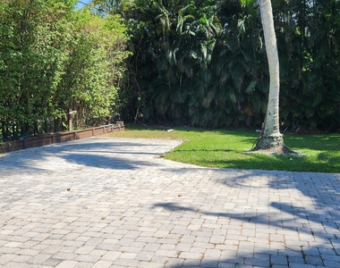 1066 Se Saint Lucie Boulevard - Photo Thumbnail 28