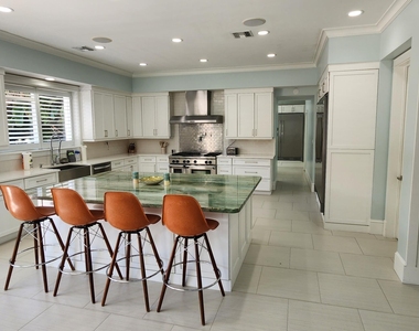 1066 Se Saint Lucie Boulevard - Photo Thumbnail 20
