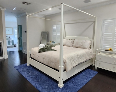 1066 Se Saint Lucie Boulevard - Photo Thumbnail 10