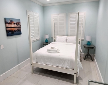 1066 Se Saint Lucie Boulevard - Photo Thumbnail 22