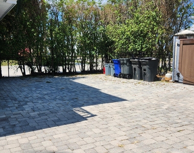 1066 Se Saint Lucie Boulevard - Photo Thumbnail 27