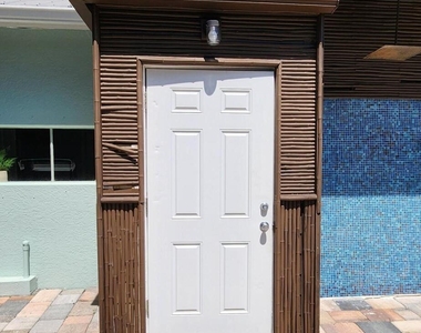 1066 Se Saint Lucie Boulevard - Photo Thumbnail 31