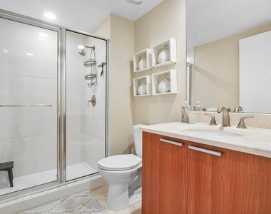 2650 Lake Shore Drive - Photo Thumbnail 23