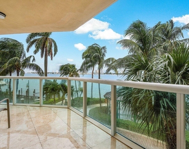 2650 Lake Shore Drive - Photo Thumbnail 1
