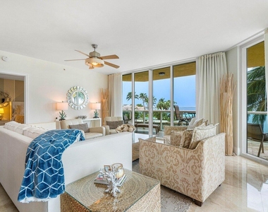 2650 Lake Shore Drive - Photo Thumbnail 3