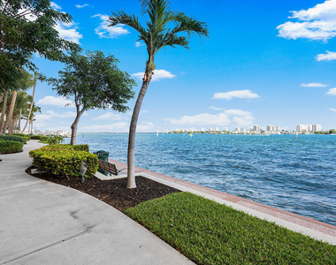 2650 Lake Shore Drive - Photo Thumbnail 36