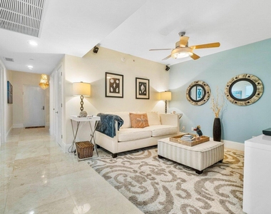 2650 Lake Shore Drive - Photo Thumbnail 9