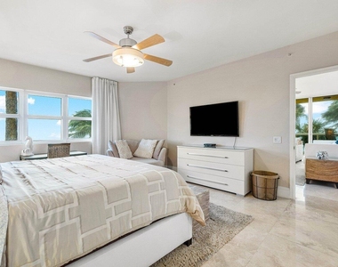 2650 Lake Shore Drive - Photo Thumbnail 17