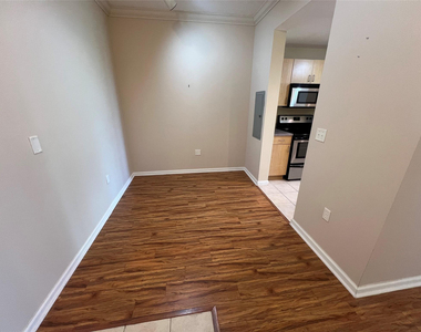 533 Ne 3rd Avenue - Photo Thumbnail 4
