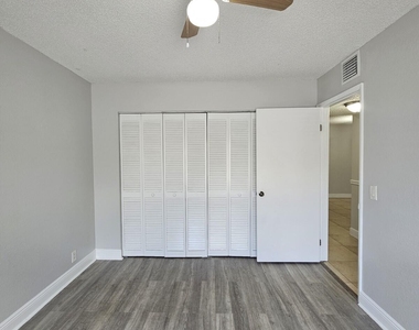 1453 Lake Crystal Drive - Photo Thumbnail 18