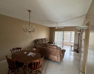 2861 Nw 47th Terrace - Photo Thumbnail 4
