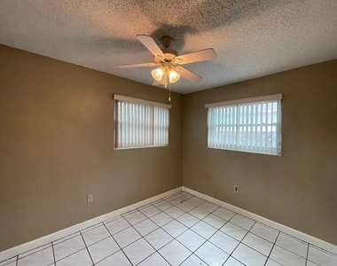 8136 Nw 21st Court - Photo Thumbnail 4