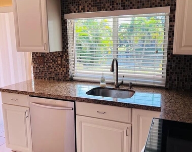 8136 Nw 21st Court - Photo Thumbnail 3