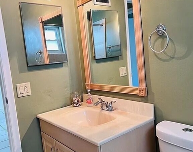 8136 Nw 21st Court - Photo Thumbnail 18