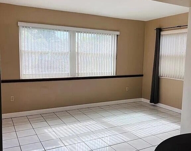 8136 Nw 21st Court - Photo Thumbnail 11
