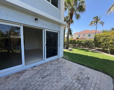 505 Ne 20th Avenue - Photo Thumbnail 8