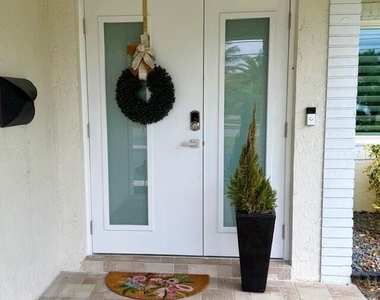 5821 Sw 13th Street - Photo Thumbnail 4