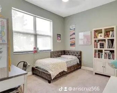 20908 Nw 1st Drive - Photo Thumbnail 4