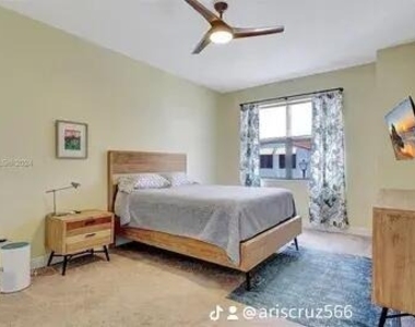 20908 Nw 1st Drive - Photo Thumbnail 15