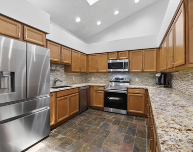 6694 Nw 26th Way - Photo Thumbnail 16