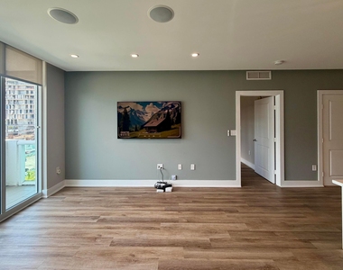 7900 Harbor Island Drive - Photo Thumbnail 13