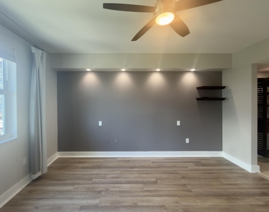 7900 Harbor Island Drive - Photo Thumbnail 25