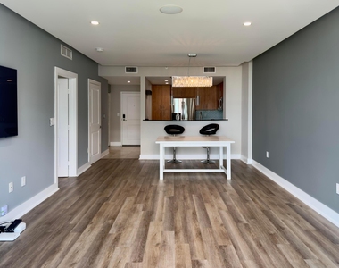 7900 Harbor Island Drive - Photo Thumbnail 21