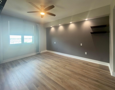 7900 Harbor Island Drive - Photo Thumbnail 41