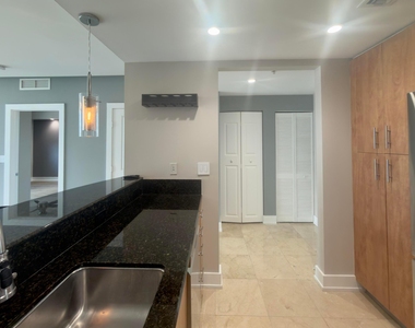 7900 Harbor Island Drive - Photo Thumbnail 7