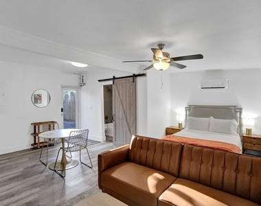 1121 Sw 15th Avenue - Photo Thumbnail 3