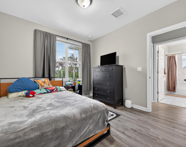 2910 Nw Treviso Circle - Photo Thumbnail 18