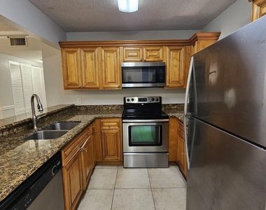 1701 Balfour Point Drive - Photo Thumbnail 3