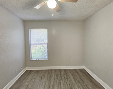 1701 Balfour Point Drive - Photo Thumbnail 11