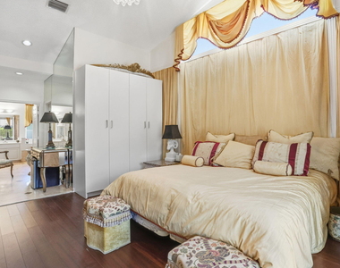 7821 Dorchester Road - Photo Thumbnail 18